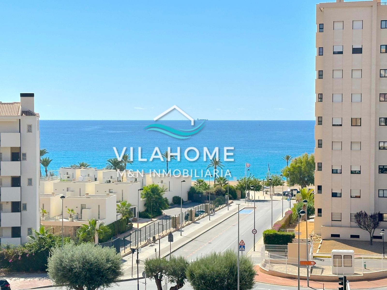 ESTUPENDO APARTAMENTO CON VISTAS AL MAR