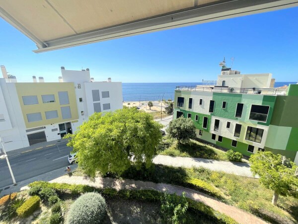 ESTUPENDO ÁTICO CON VISTAS AL MAR